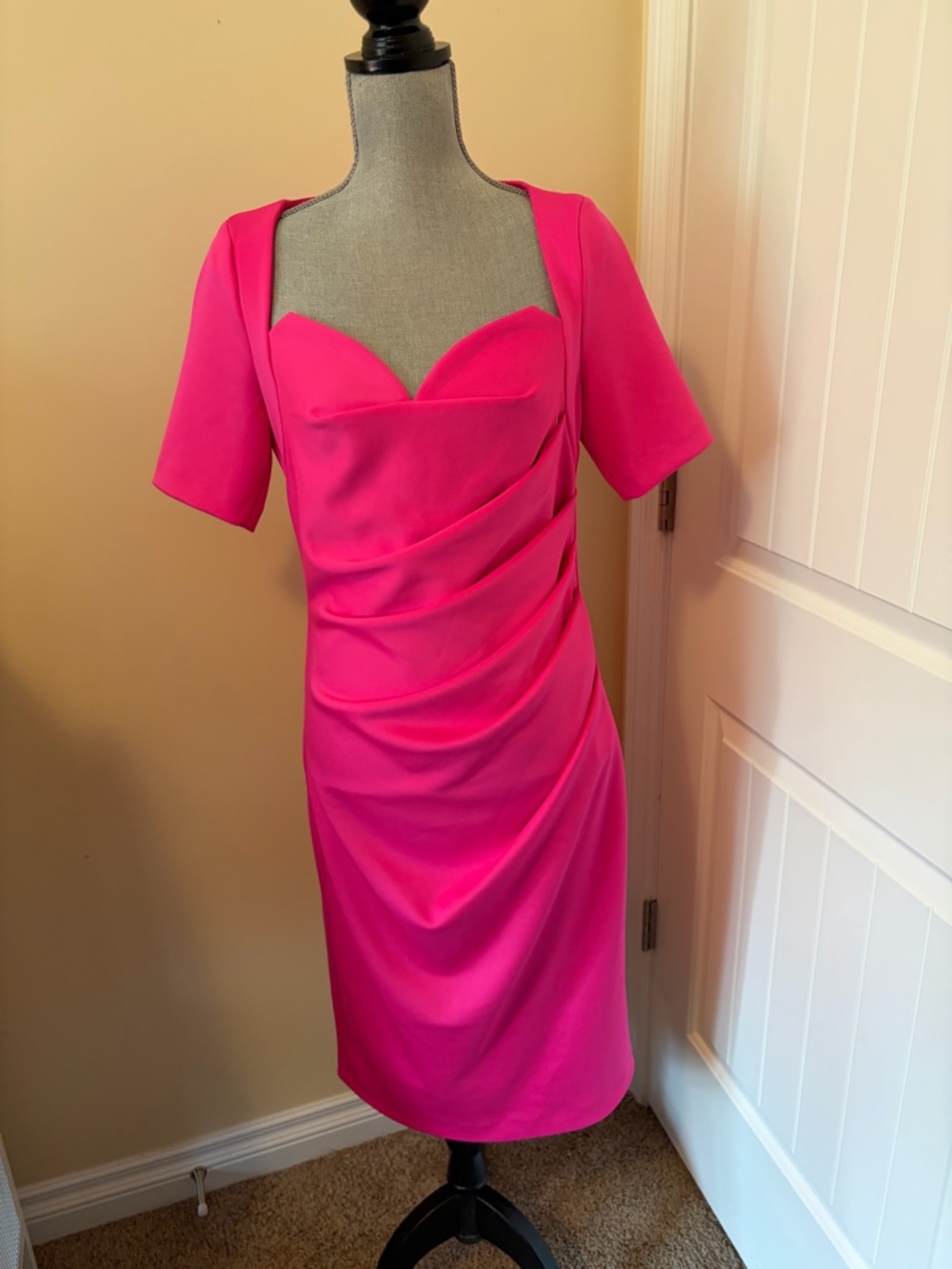 Black Halo Vibrant Fuchsia Sweetheart Midi Dress